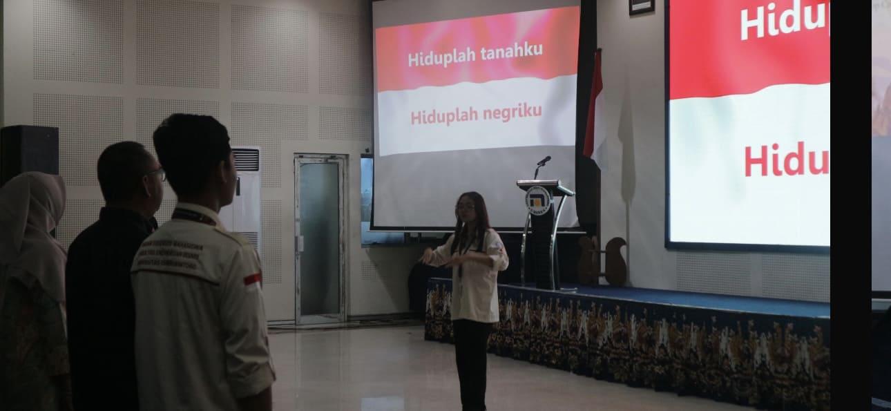 5. Menyanyikan Lagu Indonesia Raya dan Hymne Udinus